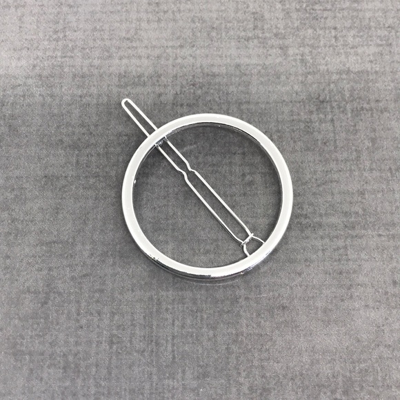 NWT-Circle Barrette/Hair Clip, Silver Tone - Picture 5 of 6